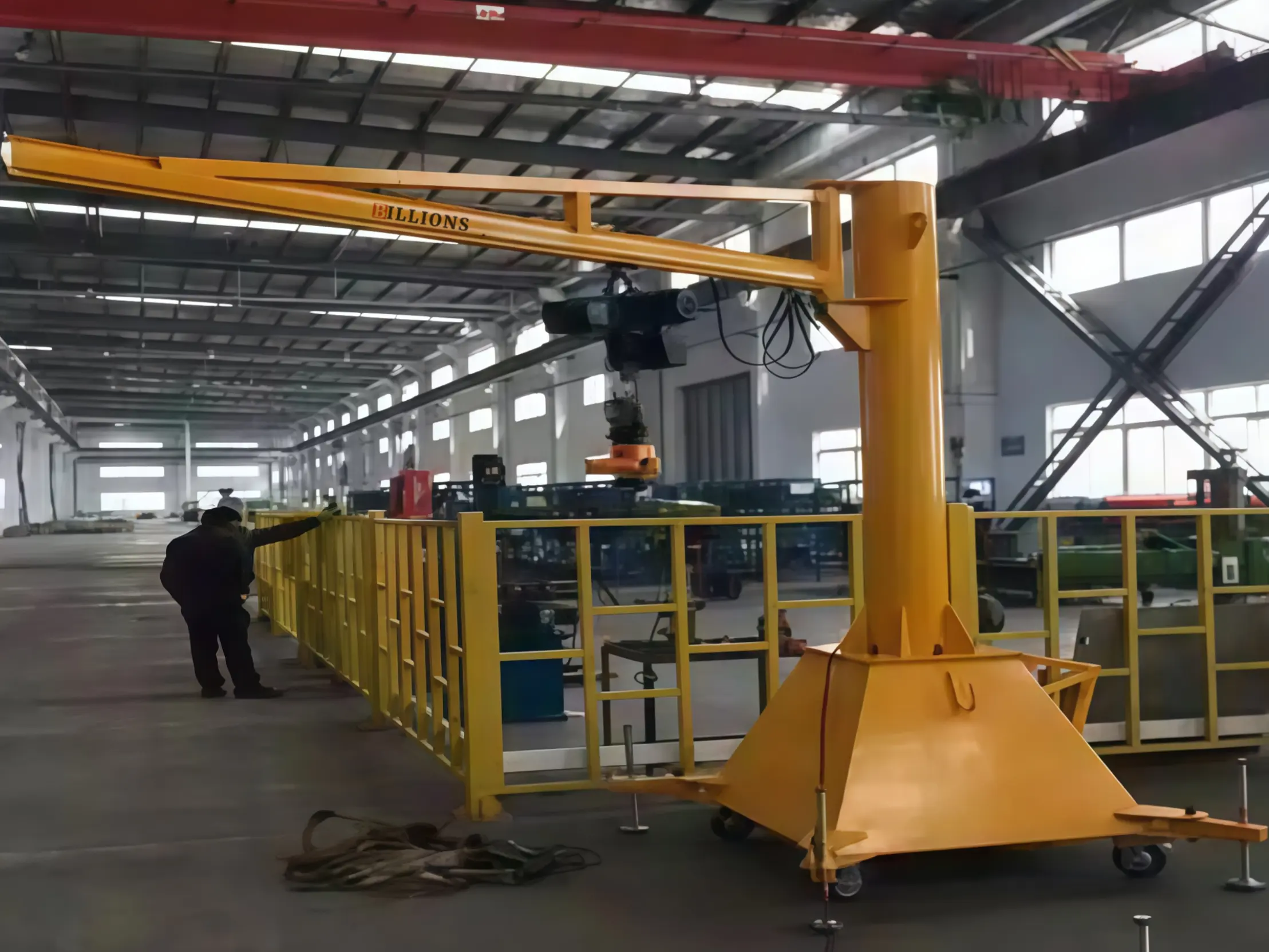 Movable Column Jib Cranes for flexible workstation lifting